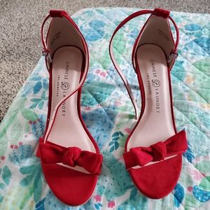 SOLDRed with bow shoes